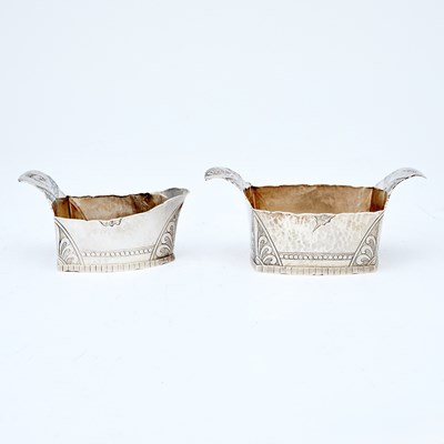 Lot 228 - George W. Shiebler Sterling Silver "Homeric" Pattern Cream and Sugar Set