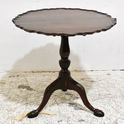 Lot 1 - Chippendale Style Mahogany Piecrust Table