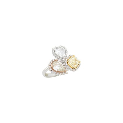 Lot 1152 - Tricolor Gold, Colored Diamond and Diamond Ring