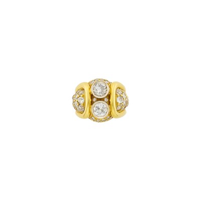Lot 1013 - Gold and Diamond Ring