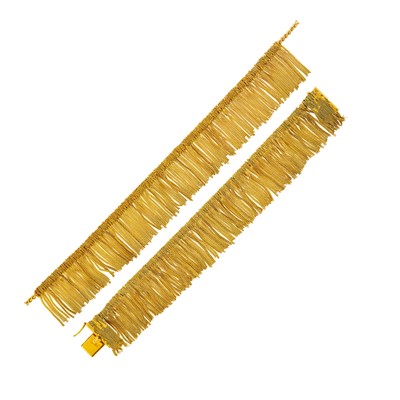 Lot 1116 - Gold Fringe Bracelet and Fringe Section