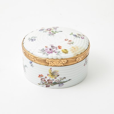 Lot 186 - Meissen Gold Mounted Porcelain Snuff Box