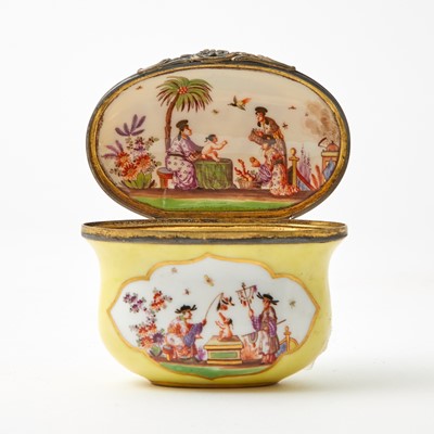 Lot 185 - Meissen Porcelain Snuff Box