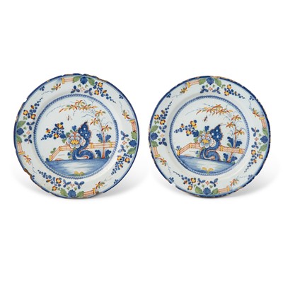 Lot 367 - Pair of Polychrome Delft Chargers