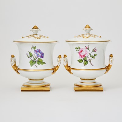 Lot 291 - Pair of Worcester Porcelain Covered Fruit Coolers