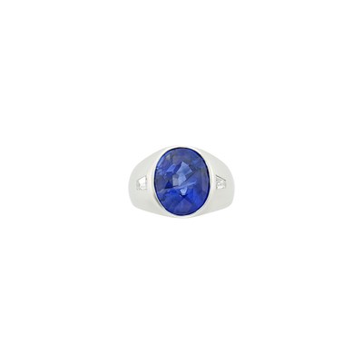 Lot 64 - Gentleman's Platinum, Sapphire and Diamond Gypsy Ring