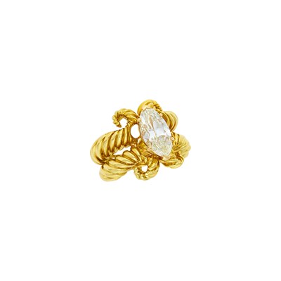 Lot 94 - Gold and Diamond Ring