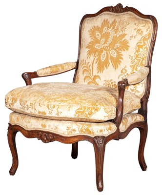 Lot 284 - Louis XV Velvet-Upholstered Beechwood Fauteuil à la Reine