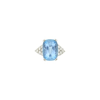 Lot 34 - Platinum, Aquamarine and Diamond Ring