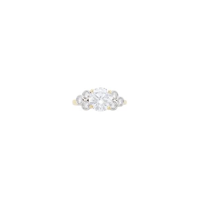 Lot 16 - Gold, Platinum and Diamond Ring