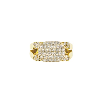 Lot 1016 - Gold and Diamond Ring