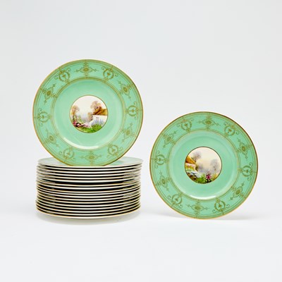 Lot 197 - Set of Twenty Royal Worcester Gilt and Hand-Painted Green-Ground Porcelain Dinner Cabinet Plates