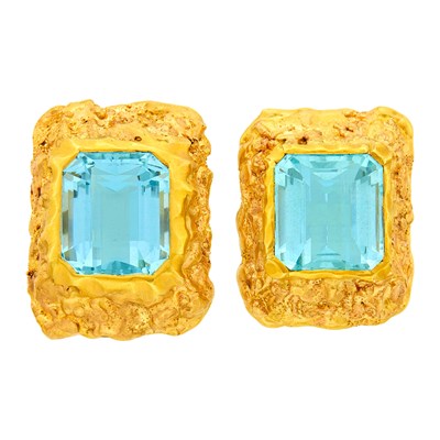 Lot 50 - Pair of Nugget Gold and Aquamarine Cufflinks