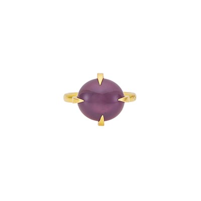 Lot 126 - Pomellato Gold and Cabochon Amethyst 'Veleno' Ring