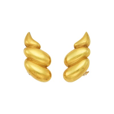 Lot 113 - Pair of Gold Earrings