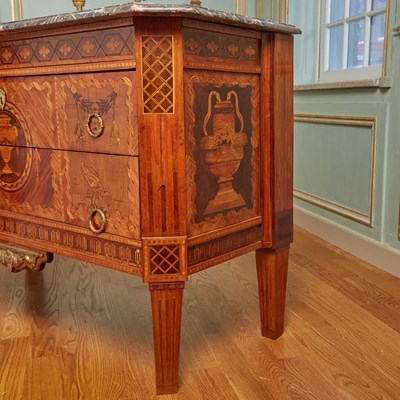 Lot 228 - Dutch Neoclassical Kingwood Marquetry Commode