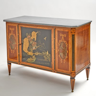 Lot 676 - Dutch Satinwood Commode