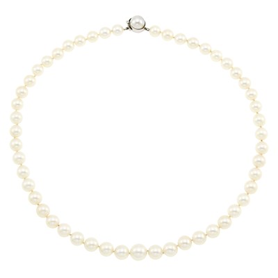 Lot 1100 - Cultured Pearl Necklace with White Gold Clasp