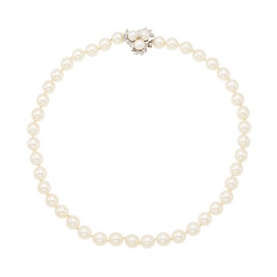 Lot 1116 - Cultured Pearl Necklace with White Gold, Cultured Pearl and Diamond Clasp