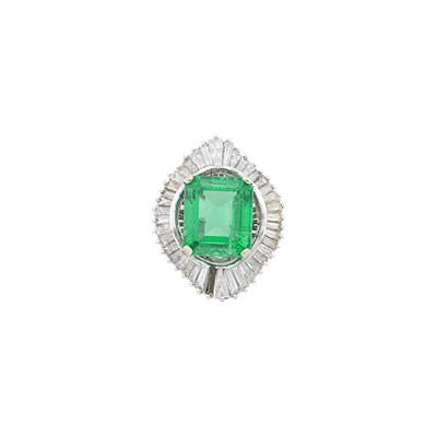 Lot 2091 - Platinum, Simulated Emerald and Diamond Ring