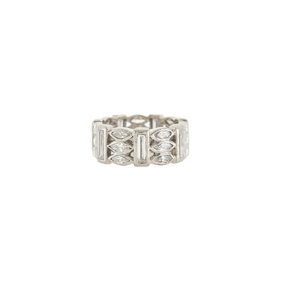 Lot 1085 - Platinum and Diamond Band Ring