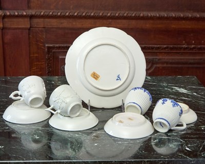 Lot 428 - FOUR SAINT CLOUD PORCELAIN TREMBLEUSE CUPS AND SAUCERS AND A CHANTILLY BLUE AND WHITE PLATE