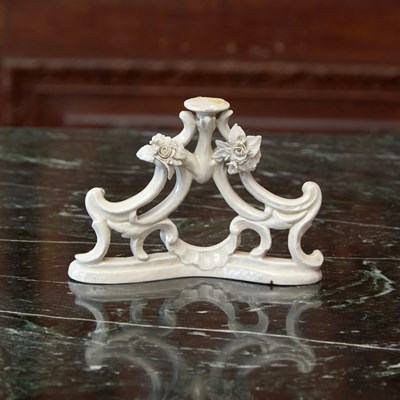 Lot 466 - CONTINENTAL PORCELAIN WHITE ROCOCO SCROLL MINIATURE ORNAMENT STAND