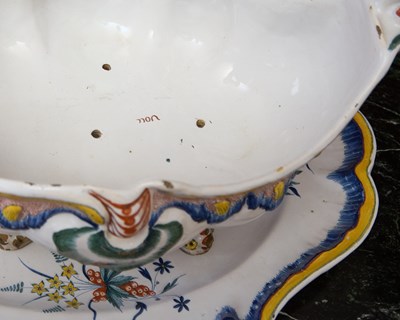 Lot 462 - FRENCH FAIENCE FOOTED TUREEN AND OVAL STAND