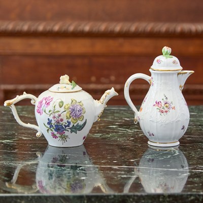 Lot 412 - MEISSEN PORCELAIN TEAPOT AND A COVER AND A JUG AND COVER
