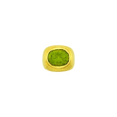 Lot 10 - Zolotas Gold and Peridot Ring