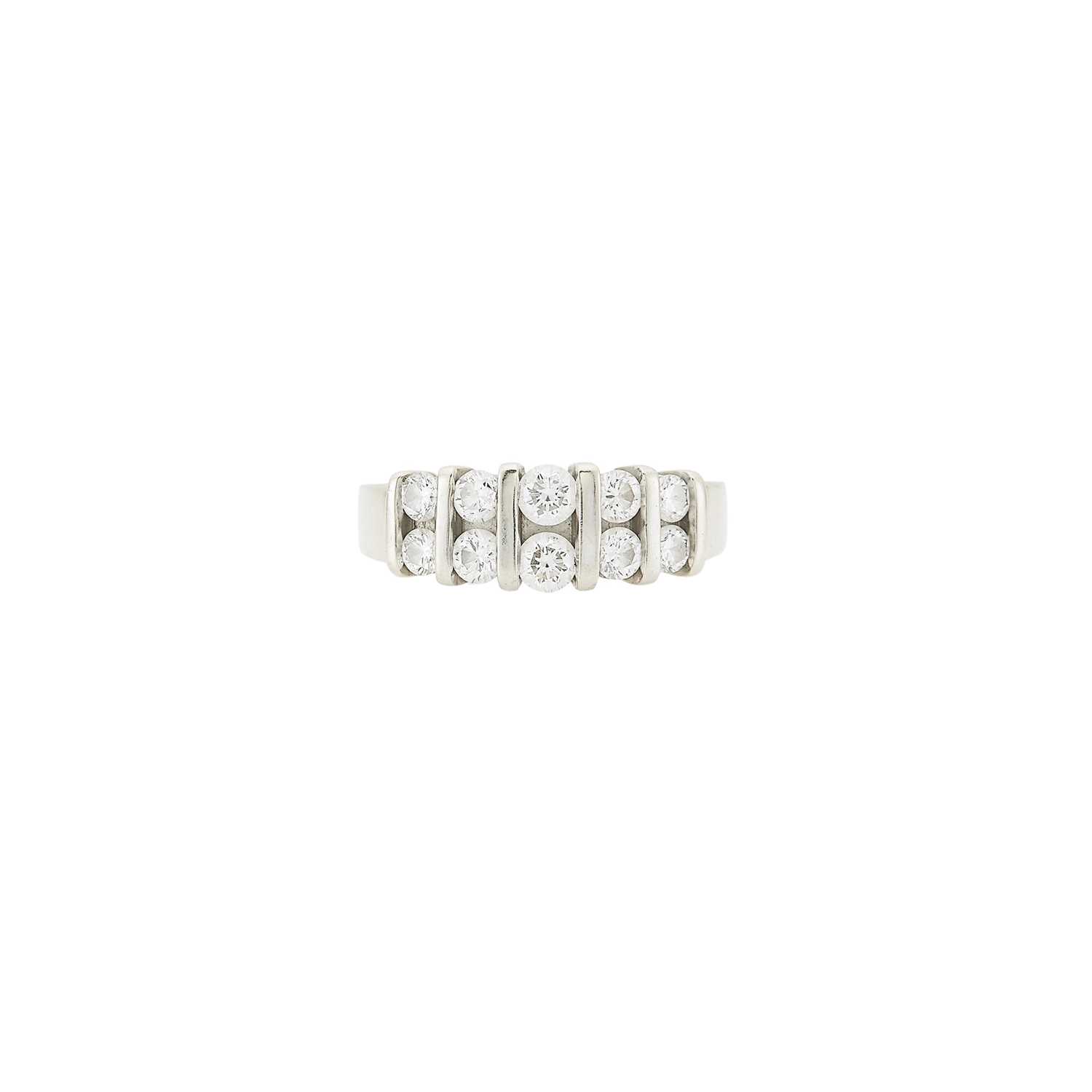 Lot 1125 - White Gold and Diamond Ring