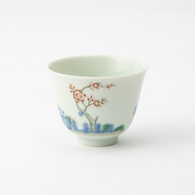 Lot 643 - A Chinese Wucai Porcelain Month Cup