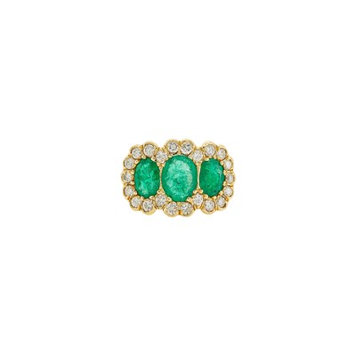 Lot 1006 - Gold, Emerald and Diamond Ring