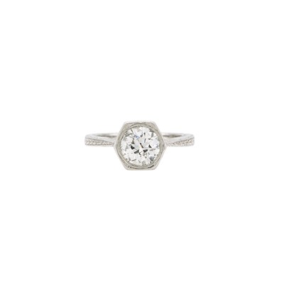 Lot 135 - Platinum and Diamond Ring