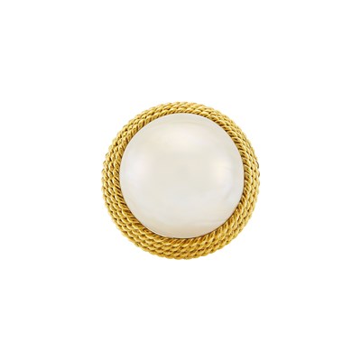 Lot 1071 - Gold and Mabé Pearl Ring