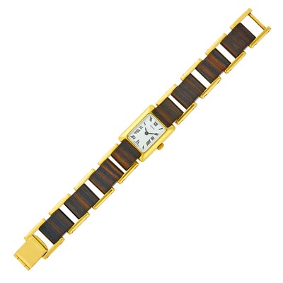 Lot 41 - Gucci Gold and Wood Link Wristwatch