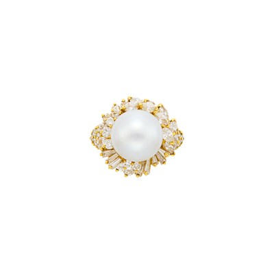 Lot 15 - Gold, South Sea Cultured Pearl and Diamond Ring