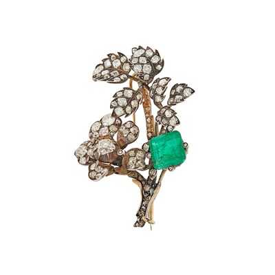 Lot 1182 - Antique Silver, Emerald and Diamond Brooch