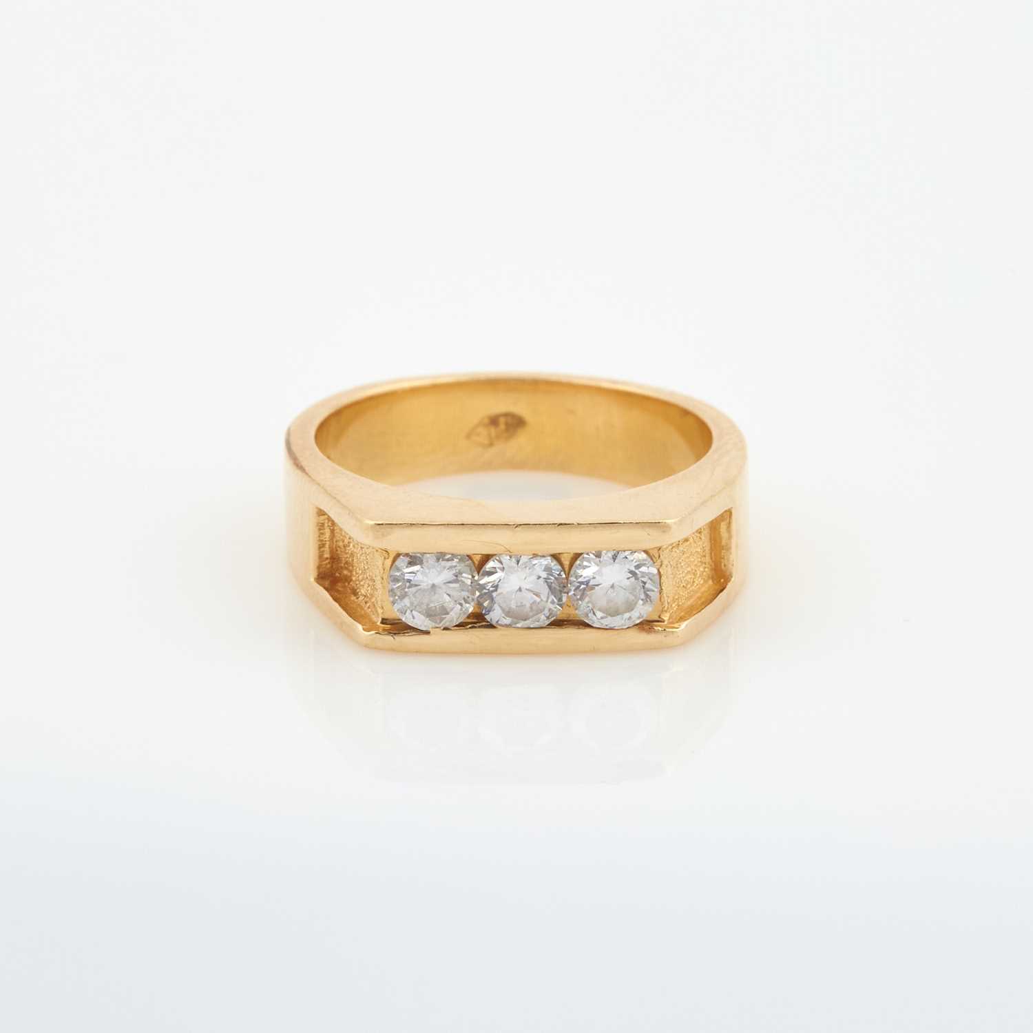 Lot 93 - Gold and Stone Ring, 14K 6 dwt. all