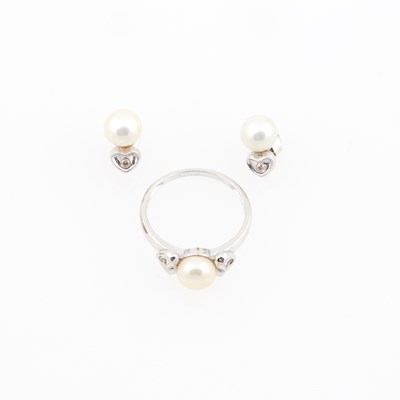 Lot 511 - Diamond and Bead Ring and Two Earrings, 14K 3 dwt. all
