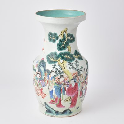 Lot 267 - A Chinese Famille Rose Porcelain Vase