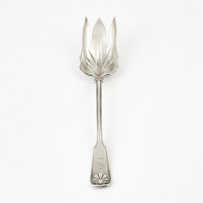 Lot 3204 - Tiffany & Co. Sterling Silver "Thread & Shell" Pattern Serving Fork