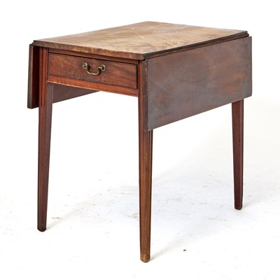 Lot 439 - Federal Mahogany Pembroke Table