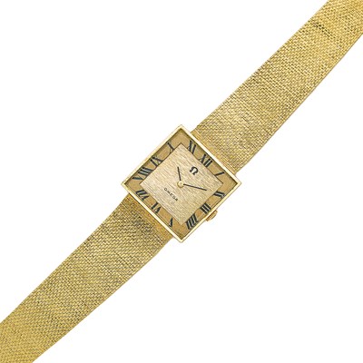 Lot 1231 - Gold Omega Wristwatch