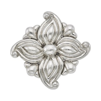 Lot 1067 - Hammerman Brothers White Gold Brooch