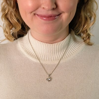 Lot 43 - White Gold and Diamond Pendant with Chain Necklace