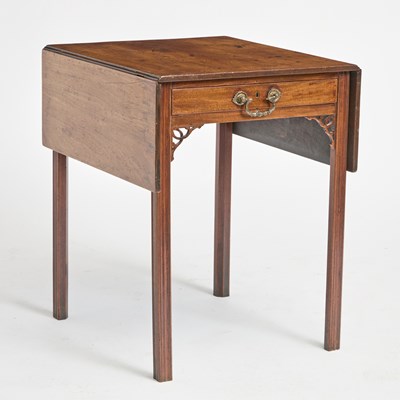 Lot 733 - George III Mahogany Pembroke Table