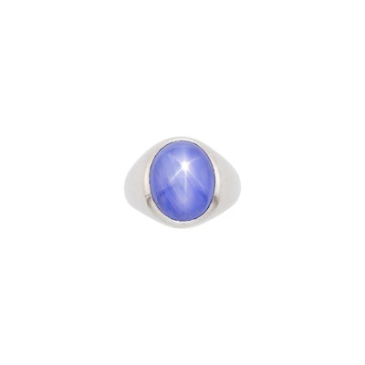 Lot 73 - Tiffany & Co. Gentleman's Platinum and Star Sapphire Gypsy Ring