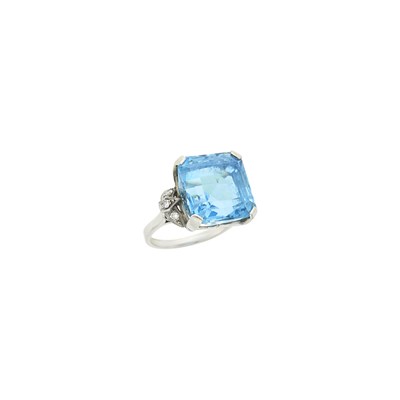 Lot 87 - Platinum, Aquamarine and Diamond Ring
