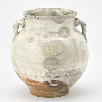 Lot 207 - A Rare Chinese Dingyao White Glazed Stoneware Jar